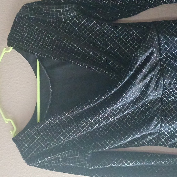 XS Black dress with crisscross sparkles - Picture 3 of 3